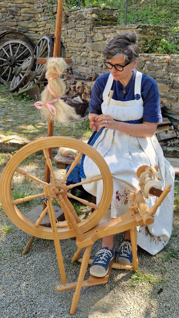 Spinnen von Flachs